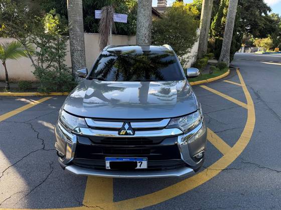 MITSUBISHI OUTLANDER 3.0 GT 4X4 V6 24V GASOLINA 4P AUTOMÁTICO